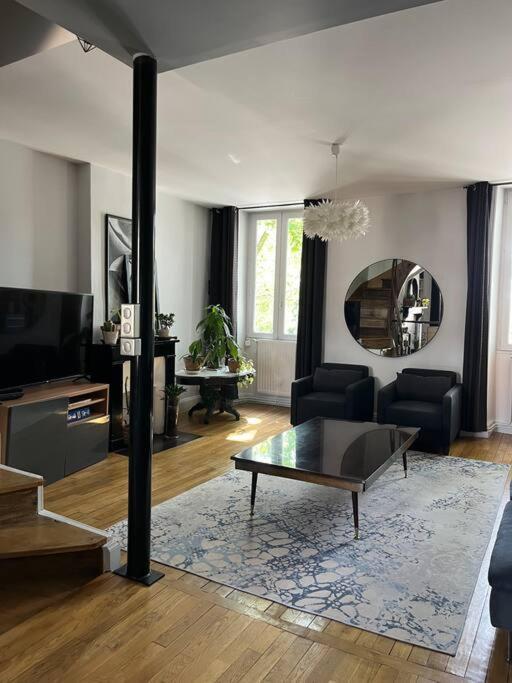 בריב-לה-גייארד Duplex De Charme En Centre Ville Avec Terrasse מראה חיצוני תמונה