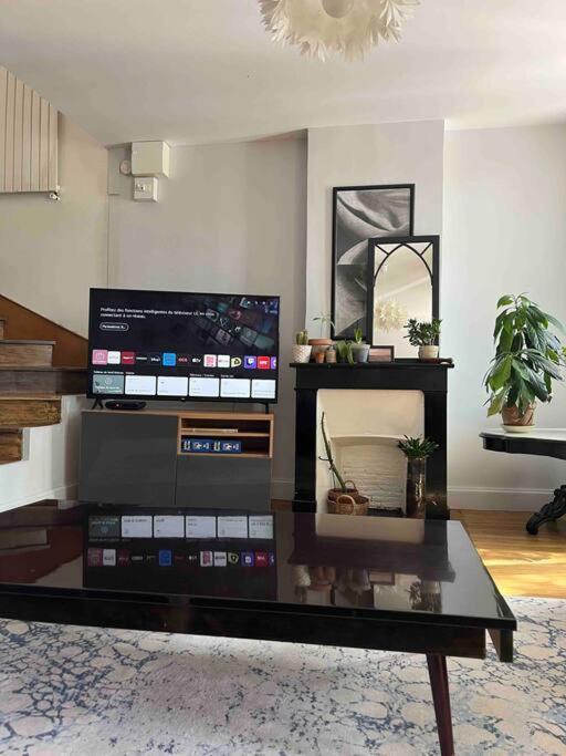 בריב-לה-גייארד Duplex De Charme En Centre Ville Avec Terrasse מראה חיצוני תמונה