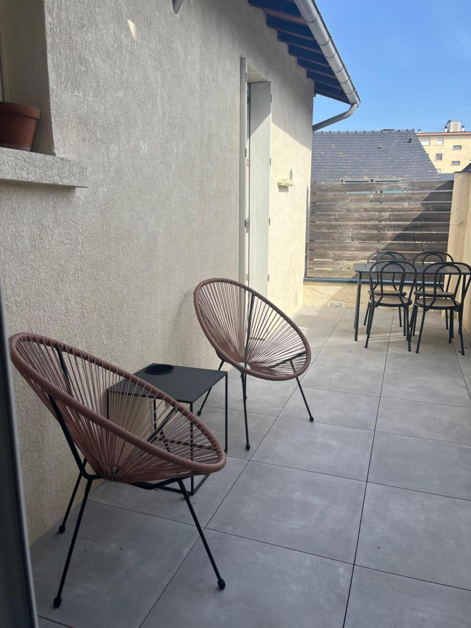 בריב-לה-גייארד Duplex De Charme En Centre Ville Avec Terrasse מראה חיצוני תמונה